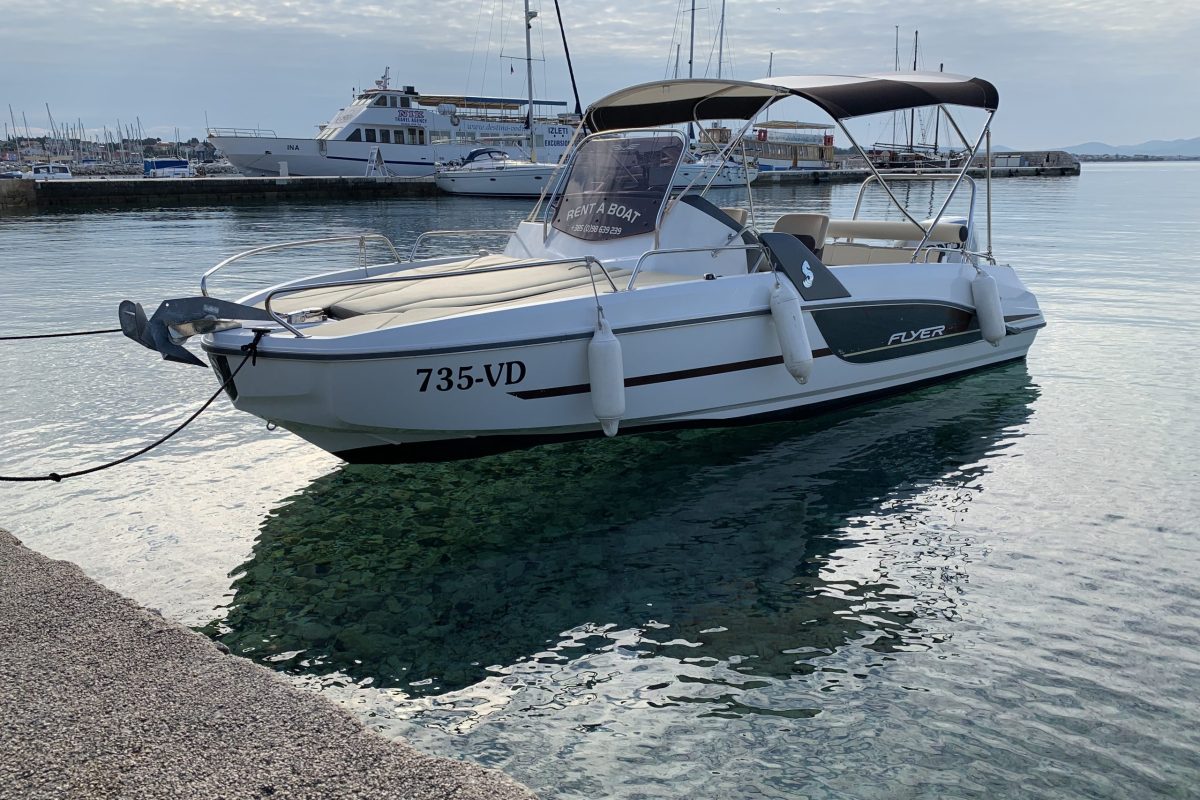 Najam Beneteau Flyer 6.6 Sundeck Vodice