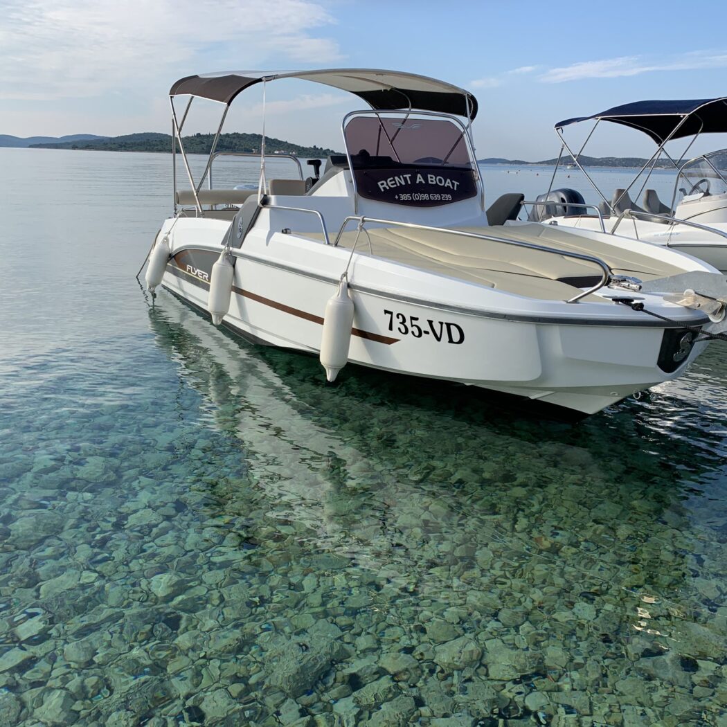 Najam Beneteau Flyer 6.6 Sundeck Vodice