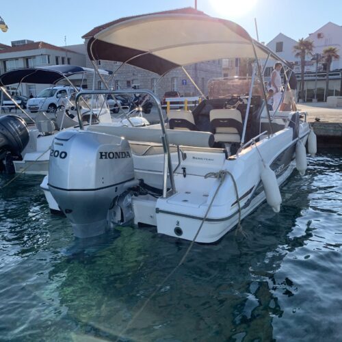 Najam Beneteau Flyer 6.6 Sundeck Vodice