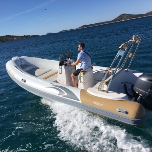 Rent a boat Vodice - Italboats predator